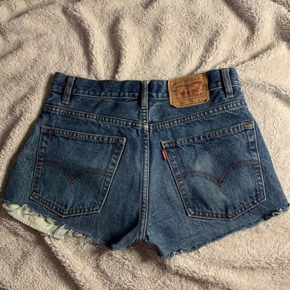 Levi’s Denim Shorts - Picture 2 of 2